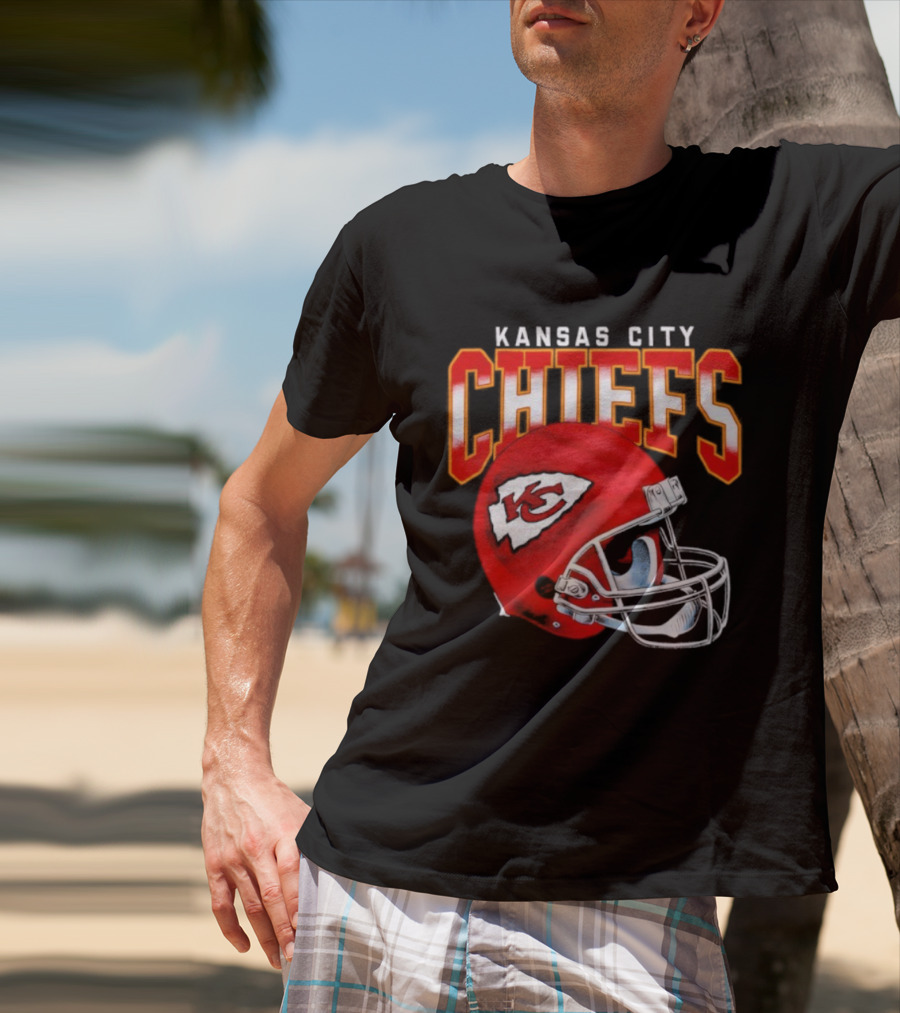 Kansas City Chiefs Red Helmet Gradient Football Icon Chiefs T-Shirt