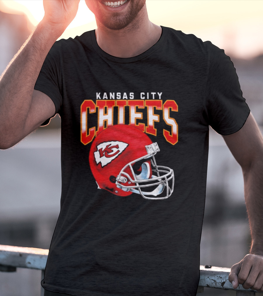 Kansas City Chiefs Red Helmet Gradient Football Icon Chiefs T-Shirt
