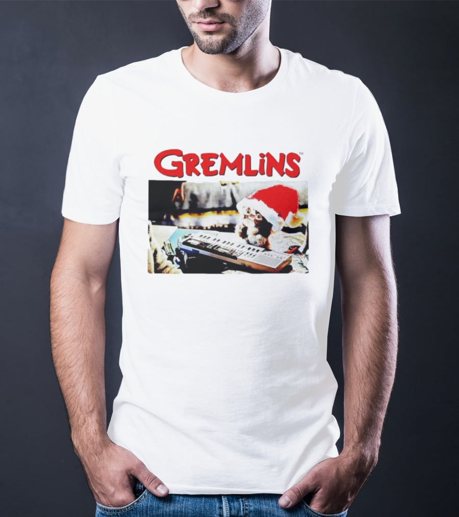 Gremlins Gizmo Christmas Santa Hat Keyboard Scene T-Shirt