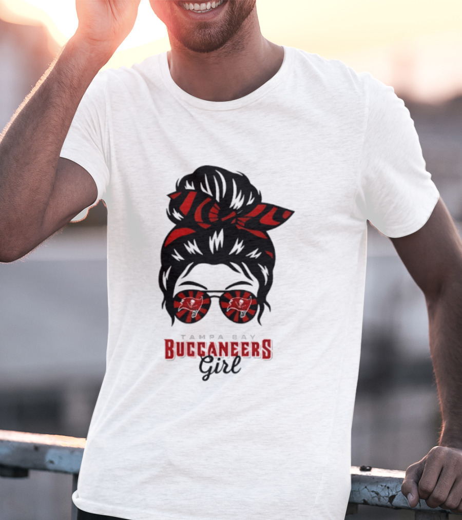 Tampa Bay Buccaneers Girl Messy Bun Glasses Bow And Sunglasses Fan T-Shirt