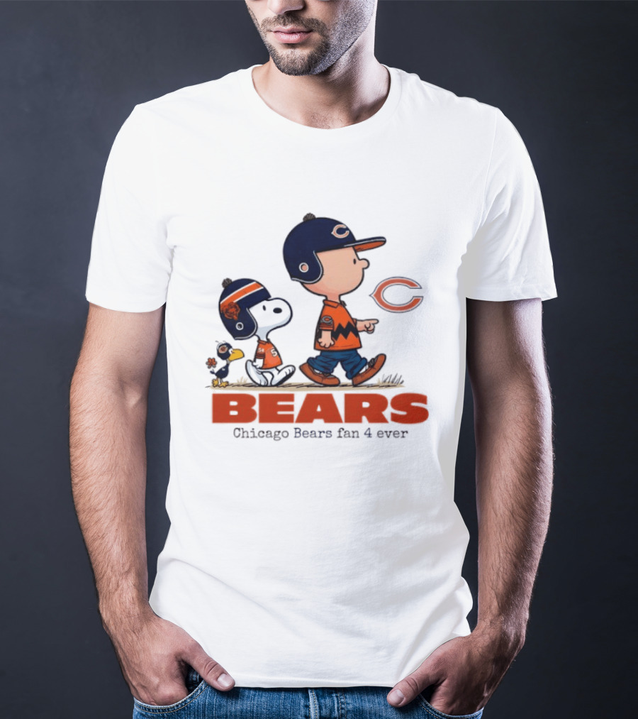 Chicago Bears Fan 4 Ever Snoopy Vs Charlie Brown T-Shirt