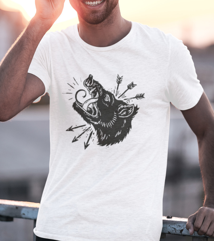 New Wolf Defiant To The End Arrows Illustrating Resilient Howling Wolf T-Shirt