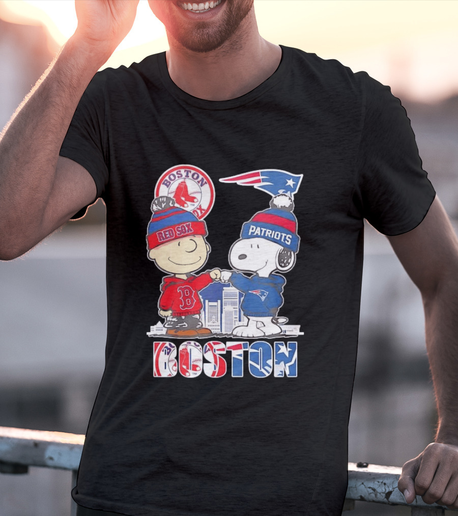 Boston Red Sox And New England Patriots Charlie Brown Snoopy Skyline T-Shirt