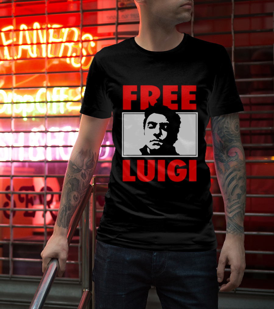 Free Luigi Mangione Shot Face Red T-Shirt