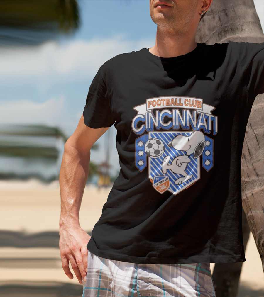 Peanuts Snoopy Kicking Soccer Ball Football Club Cincinnati FC T-Shirt
