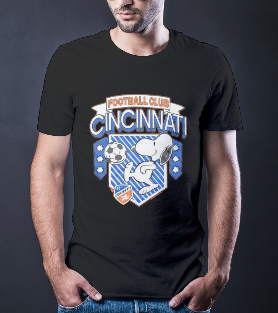 Peanuts Snoopy Kicking Soccer Ball Football Club Cincinnati FC T-Shirt