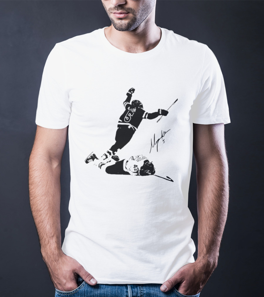 Hilary Knight USA Hockey Signature Silhouette Celebration T-Shirt