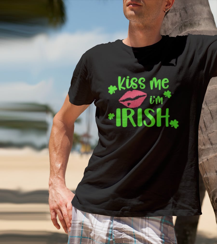 Kiss Me I'm Irish Shamrock Lips St Patrick's Day T-Shirt