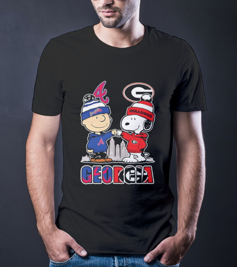 Atlanta Braves Charlie Brown Georgia Bulldogs Snoopy Merry Peanuts Christmas 2025 T-Shirt