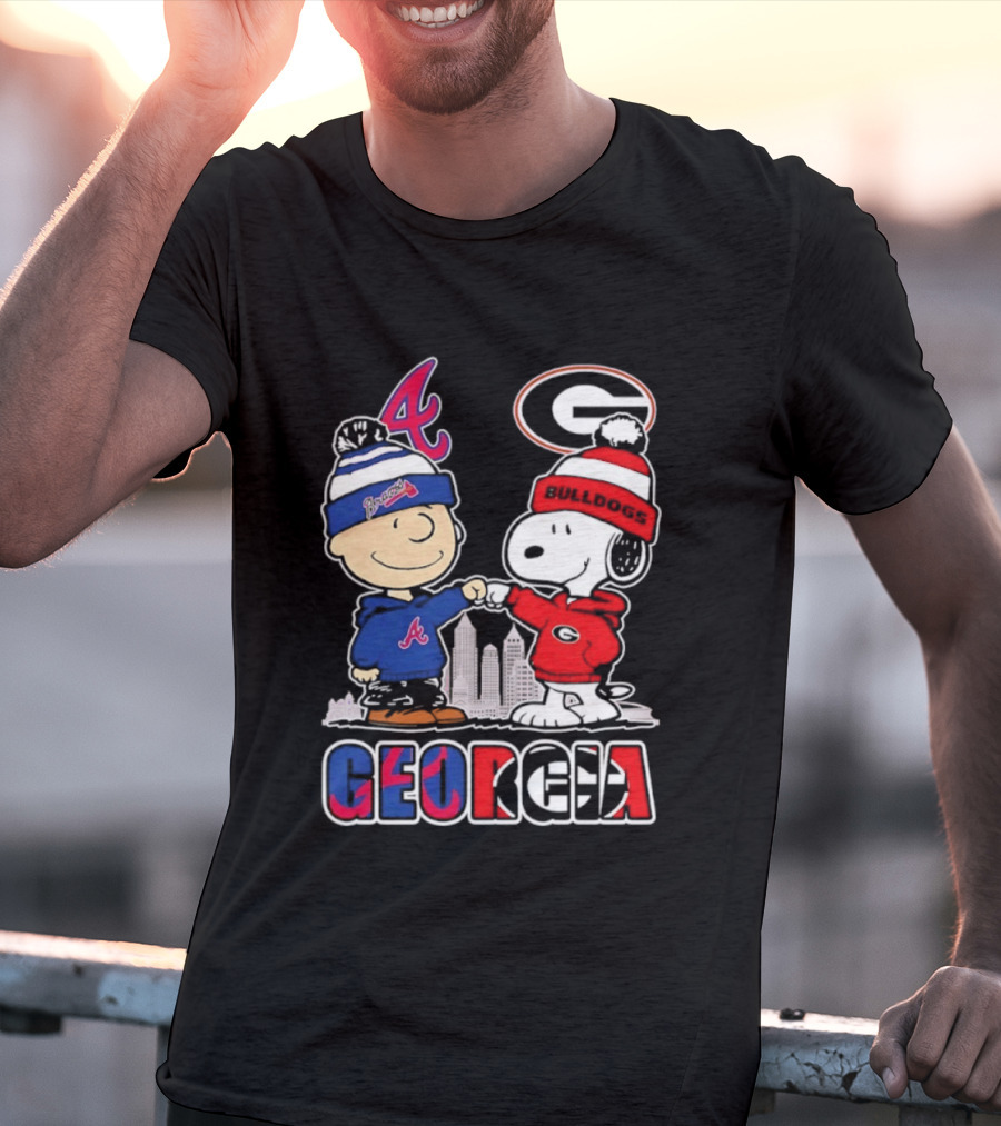 Atlanta Braves Charlie Brown Georgia Bulldogs Snoopy Merry Peanuts Christmas 2025 T-Shirt
