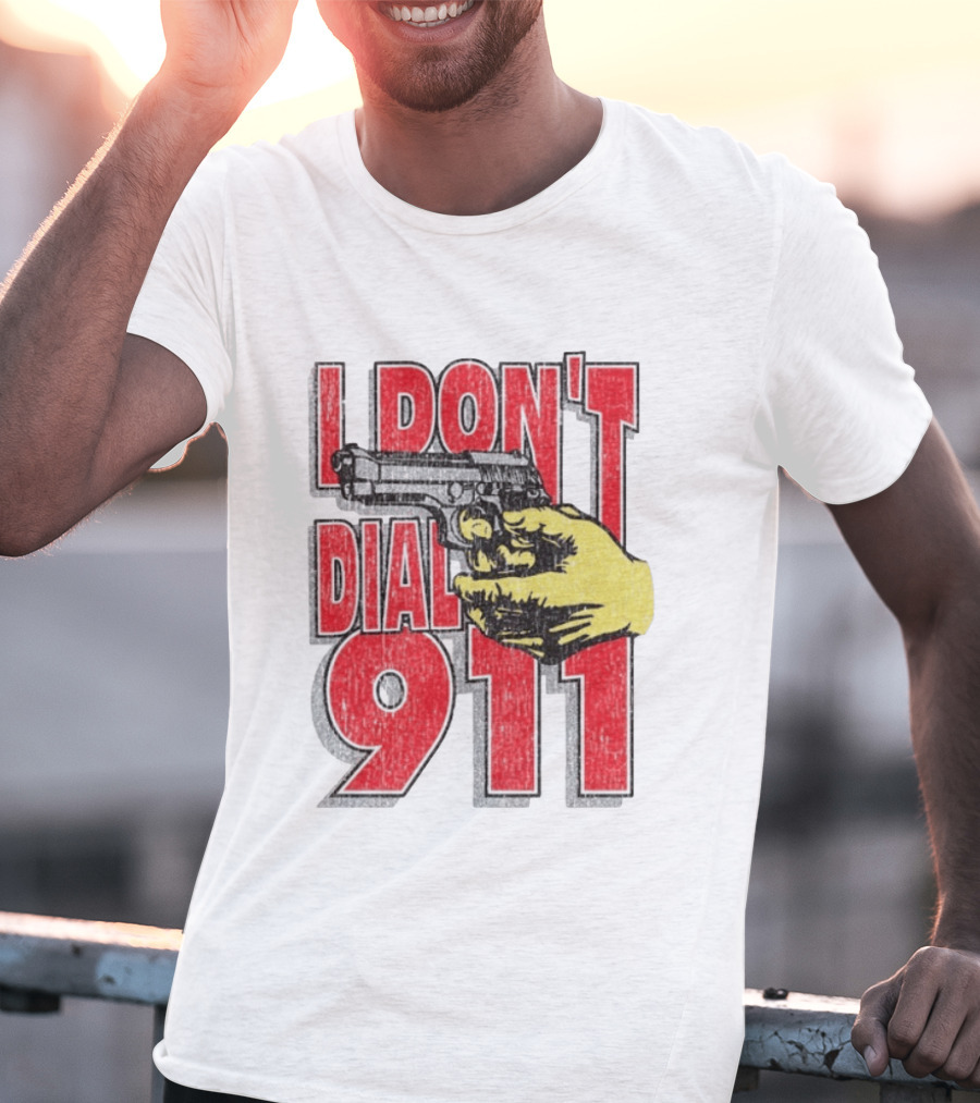 Handgun I Don't Dial 911 Retro Bold Red T-Shirt