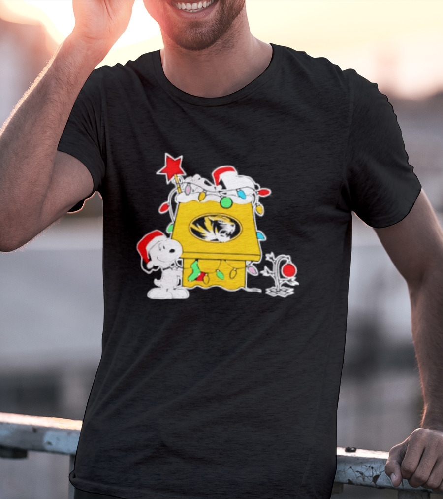 Snoopy Missouri Tigers Christmas Holiday 2025 Peanuts Festive Celebration T-Shirt