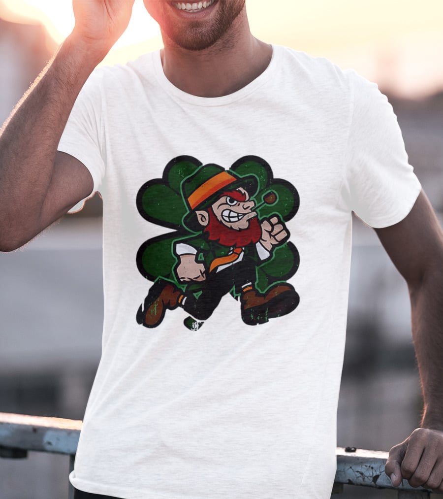 Leprechaun St. Patrick's Day Four Leaf Clover Smoking Pipe Vintage Irish T-Shirt