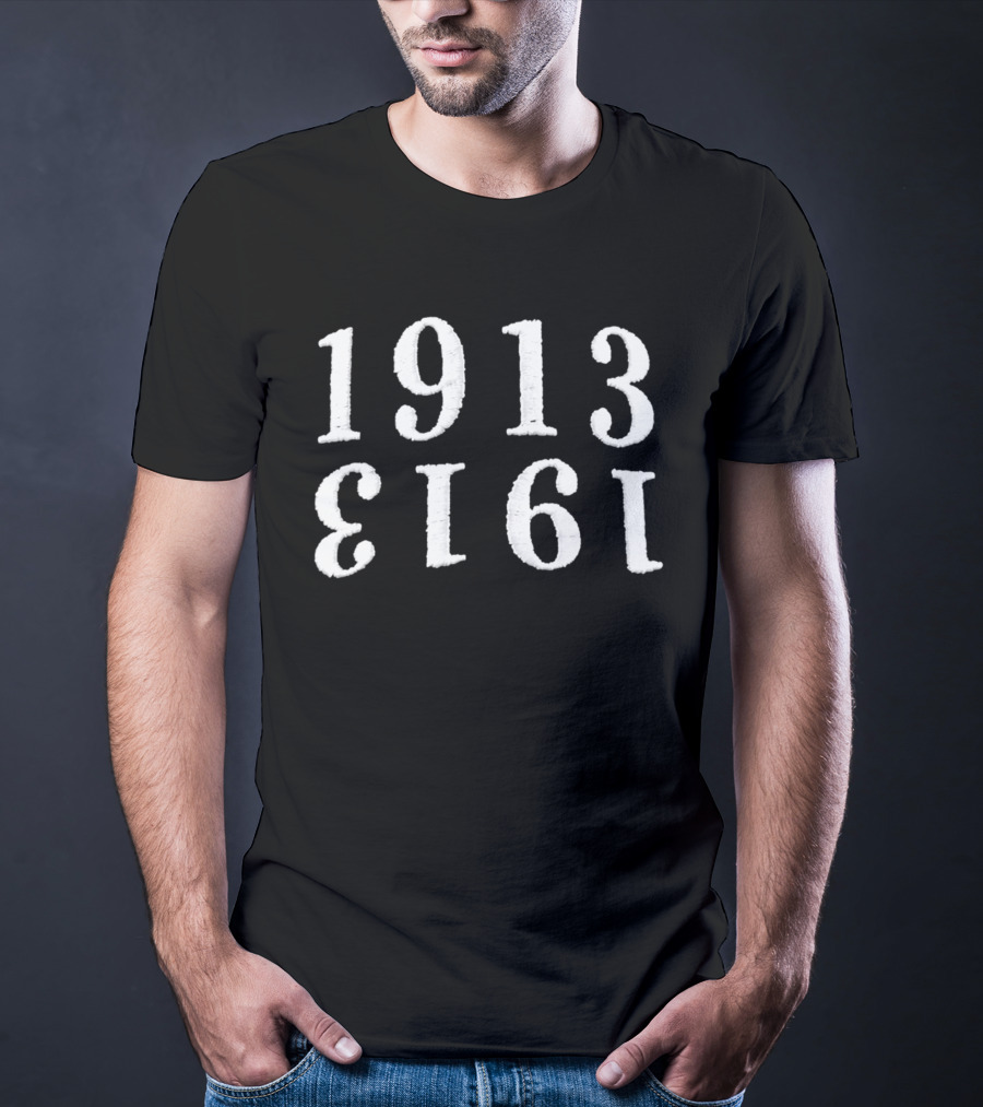 1913 Upside Down ǝƃɐsu 3191 T-Shirt
