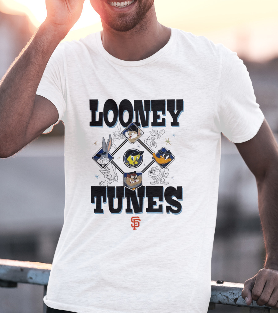Looney Tunes San Francisco Giants Baseball Bugs Bunny Daffy Duck Taz Tweety T-Shirt