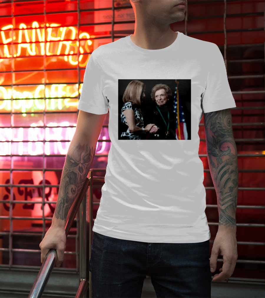 Doris Fisher Co Founder Of The Gap Remembering Legacy And Contributions T-Shirt