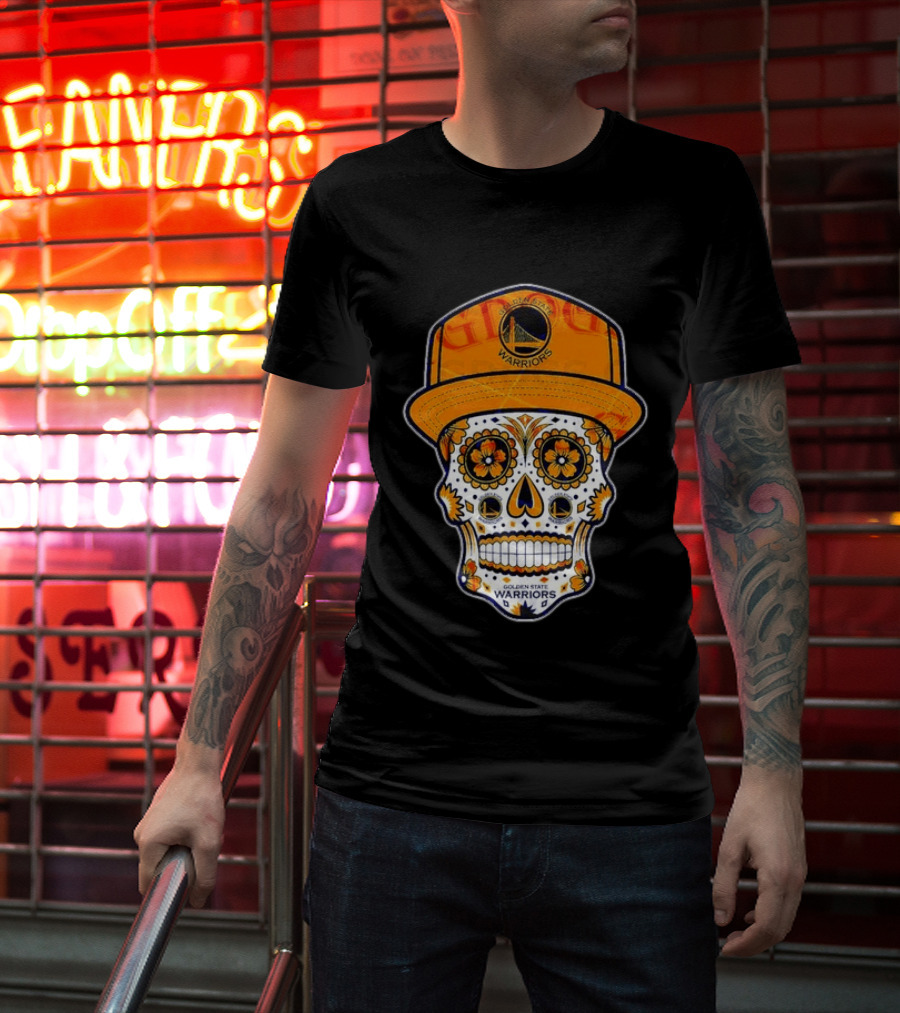 Golden State Warriors Sugar Skull Día De Muertos Cap And Floral T-Shirt