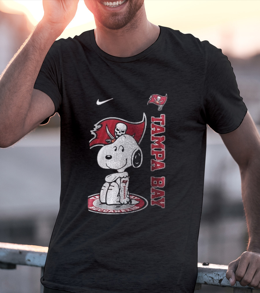 Tampa Bay Buccaneers Snoopy Football Memories Peanuts Collaboration T-Shirt