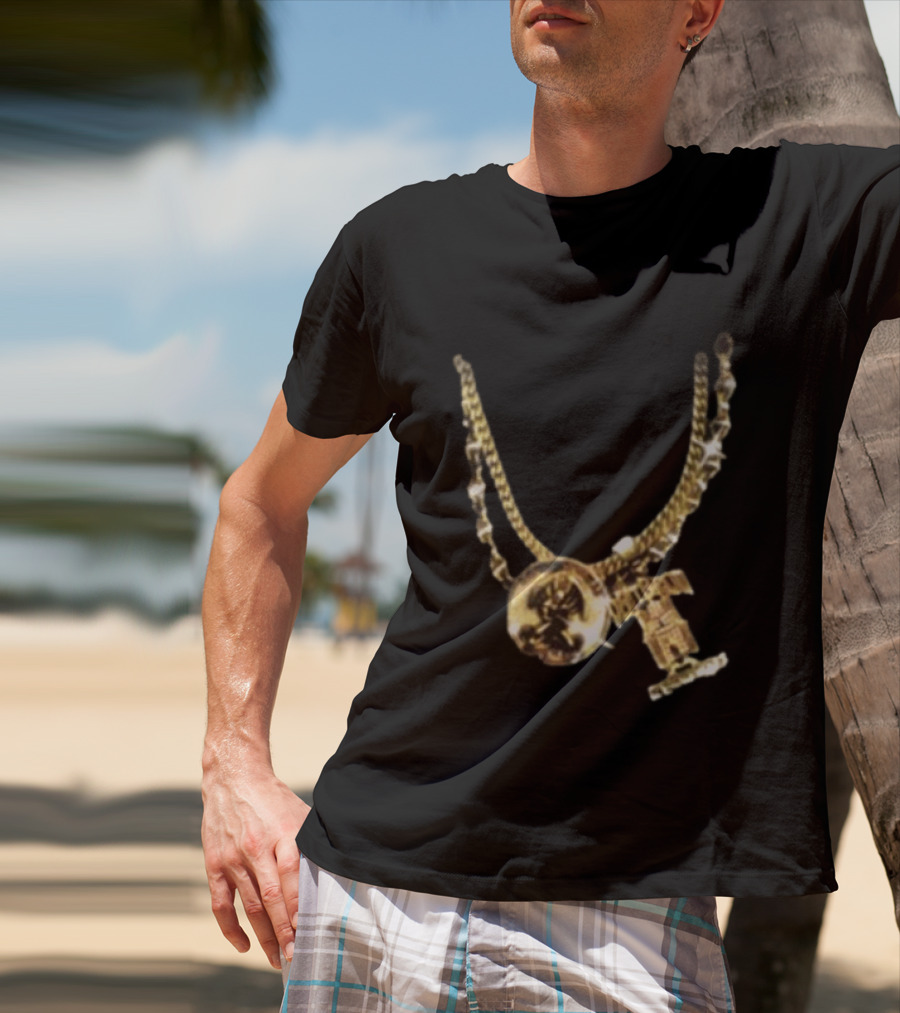 2Pac Gold Necklace Iconic Hip Hop Jewelry T-Shirt