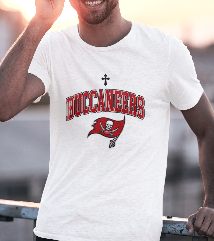 Tampa Bay Buccaneers Jesus Cross Skull Flag Lifetime Member T-Shirt