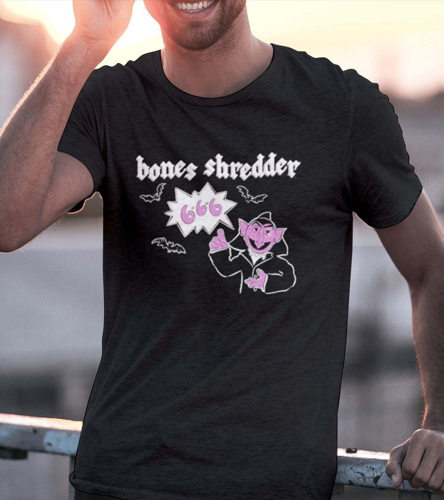 Bones Shredder Vampire Count 666 Halloween Bats T-Shirt