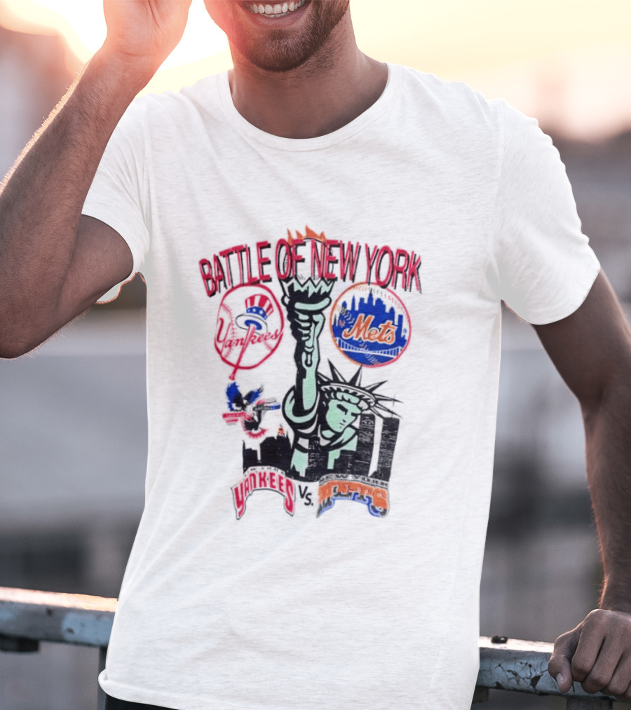 Yankees Mets Battle Of New York Statue Of Liberty T-Shirt