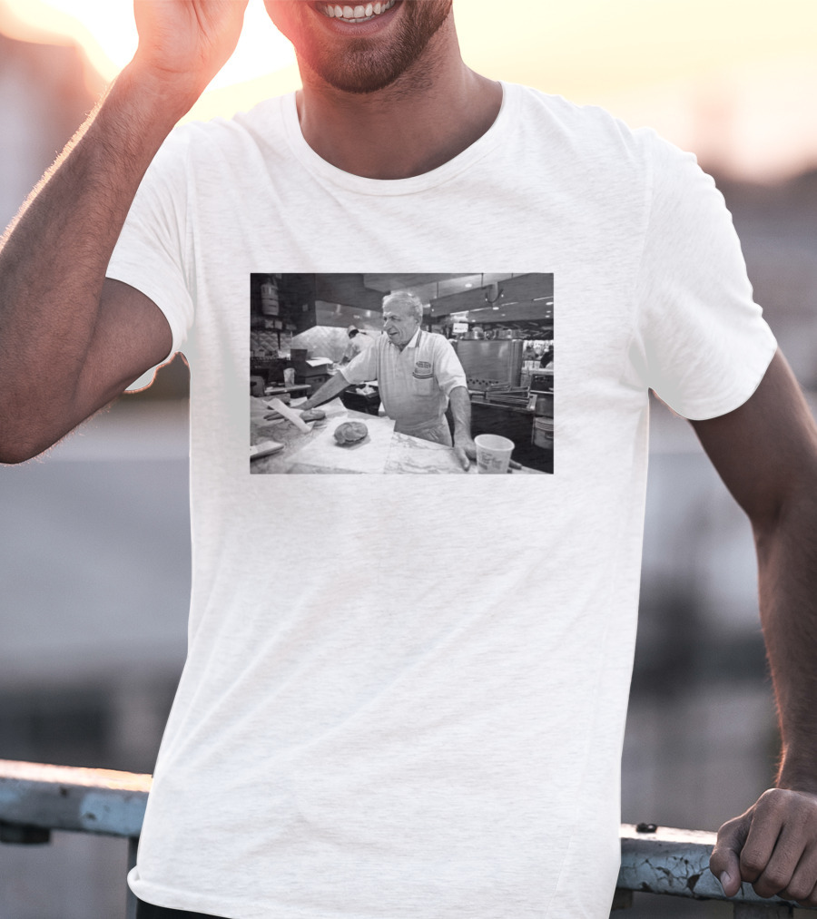 Sam Sianis Cheezborger Legend At Chicago's Billy Goat Tavern Passes Away At 91 T-Shirt