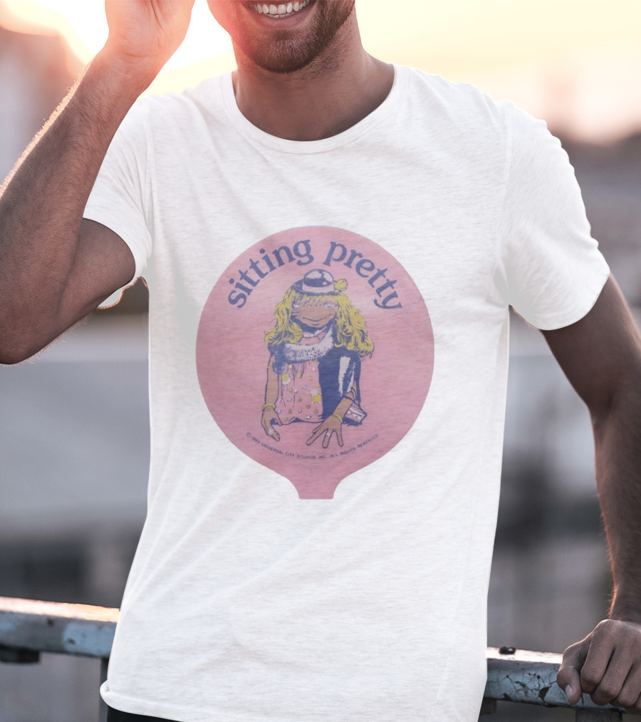 Sitting Pretty 1982 Universal City Studios ET T-Shirt