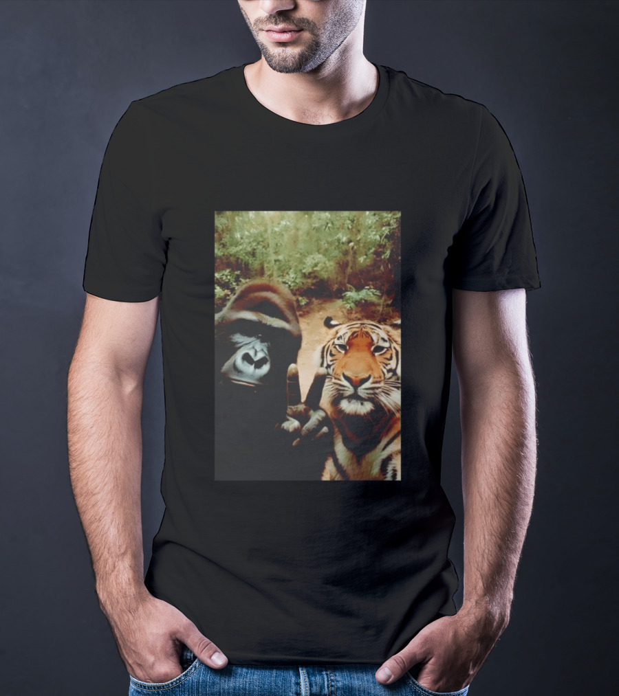 Gorilla And Tiger Peace Selfie Hi T-Shirt