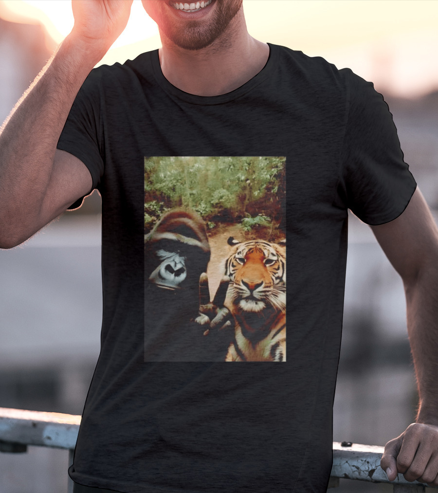 Gorilla And Tiger Peace Selfie Hi T-Shirt