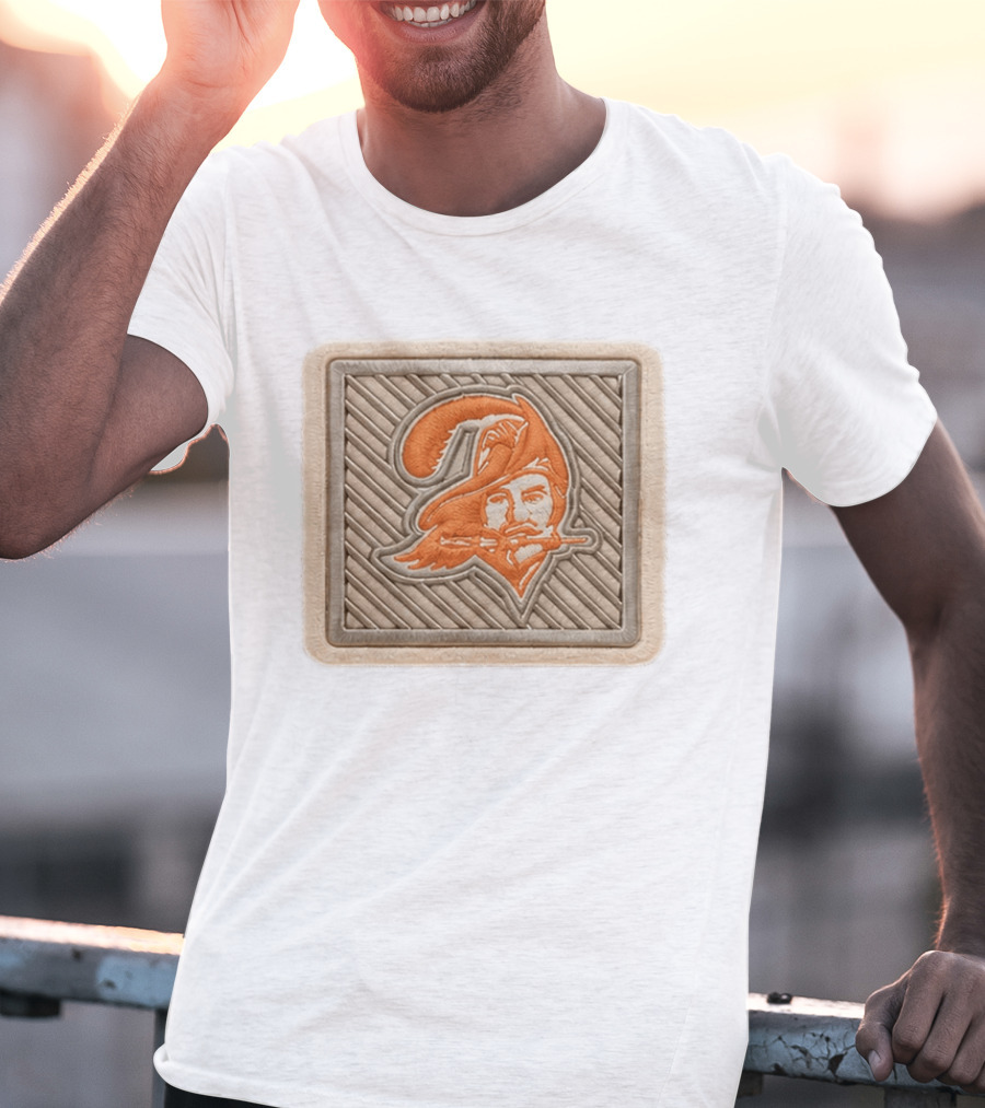 TB Buccaneers 2026 Training Camp Hat Retro Pirate Patch T-Shirt