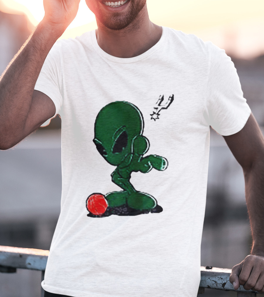 San Antonio Spurs Alien Basketball Dribble T-Shirt