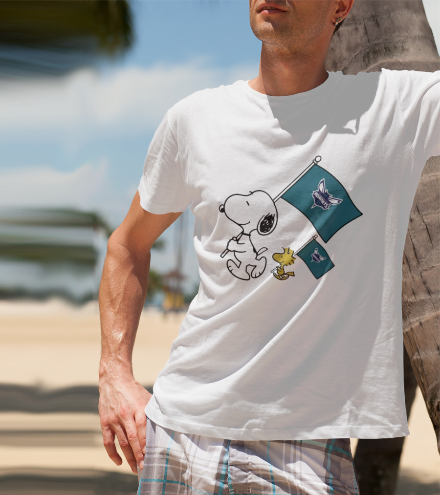 Snoopy And Woodstock Charlotte Hornets Flag Display T-Shirt