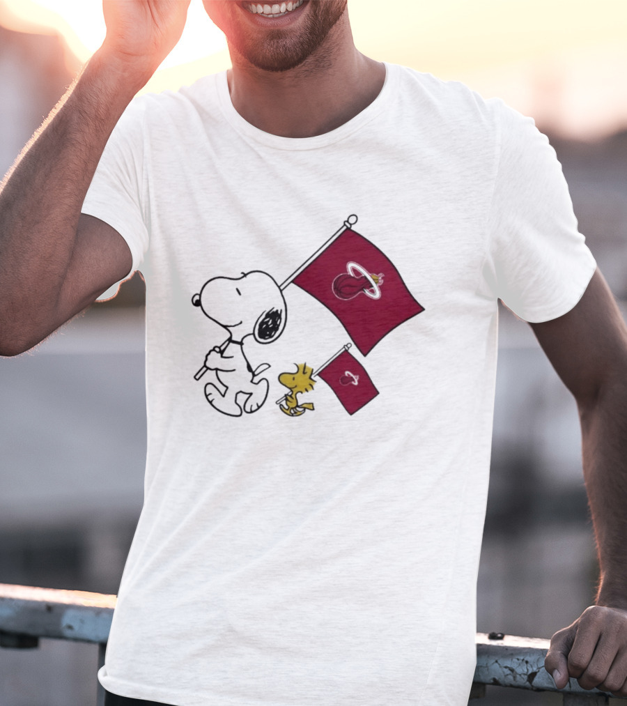 Miami Heat Snoopy Woodstock Miami Heat Flags T-Shirt