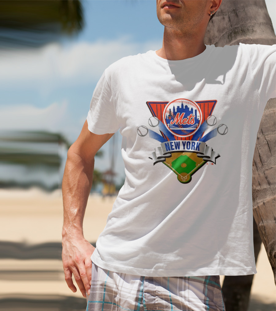 New York Mets Baseball Diamond Skyline And Bats T-Shirt