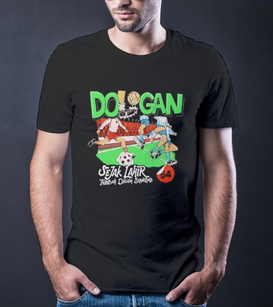 Dologan FC Sejak Lahir Tumbuh Dalam Sepakbola Retro Football Players And Field T-Shirt