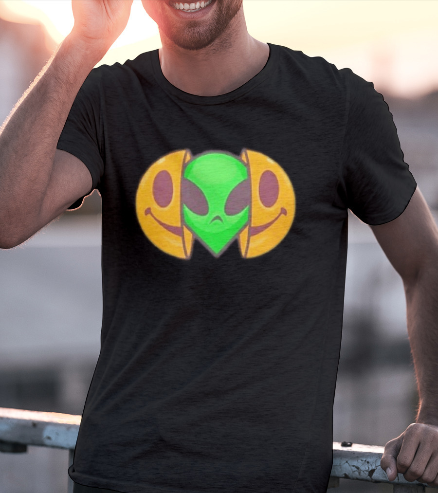 Grounded 2 Willow Alien In Halloween Jack O' Lantern Mask T-Shirt