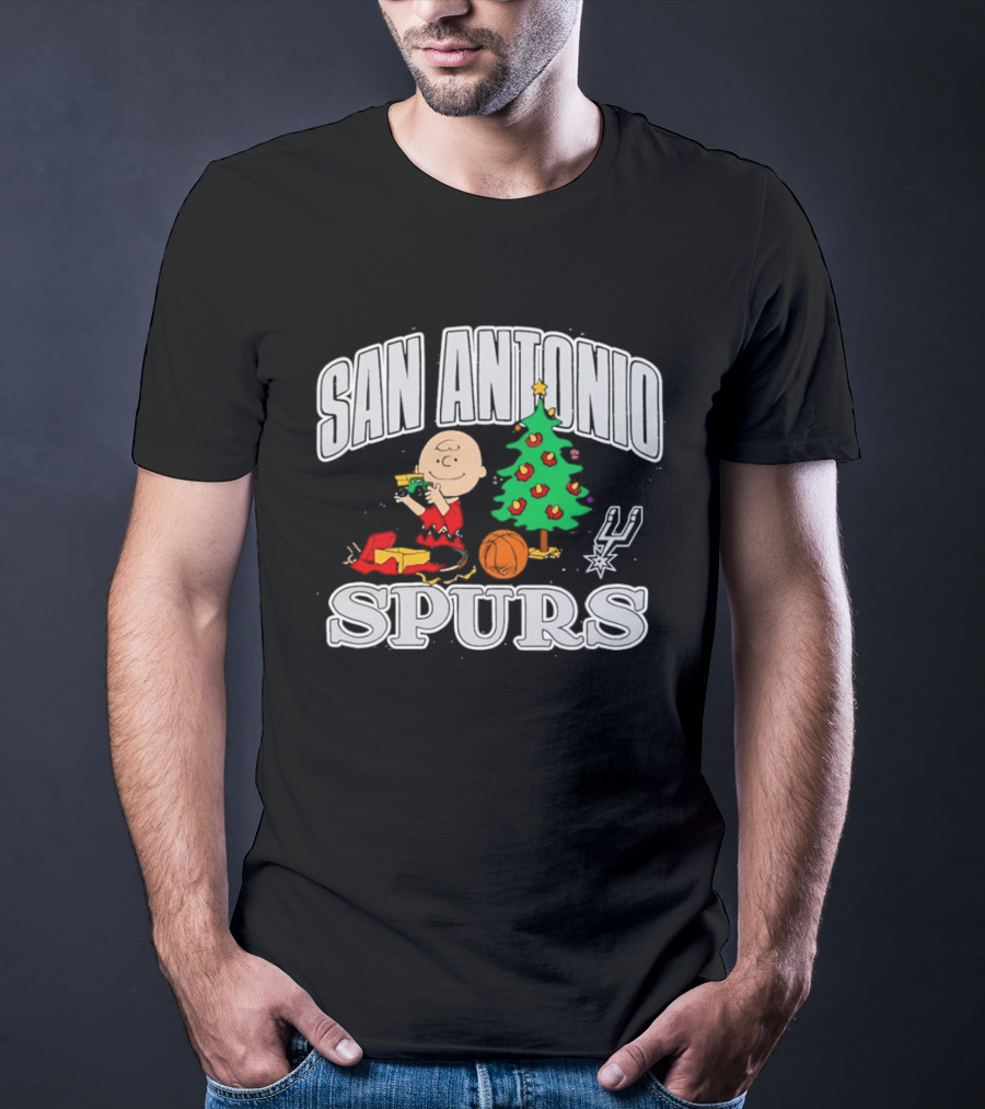 San Antonio Spurs Peanuts Charlie Brown Christmas Tree T-Shirt