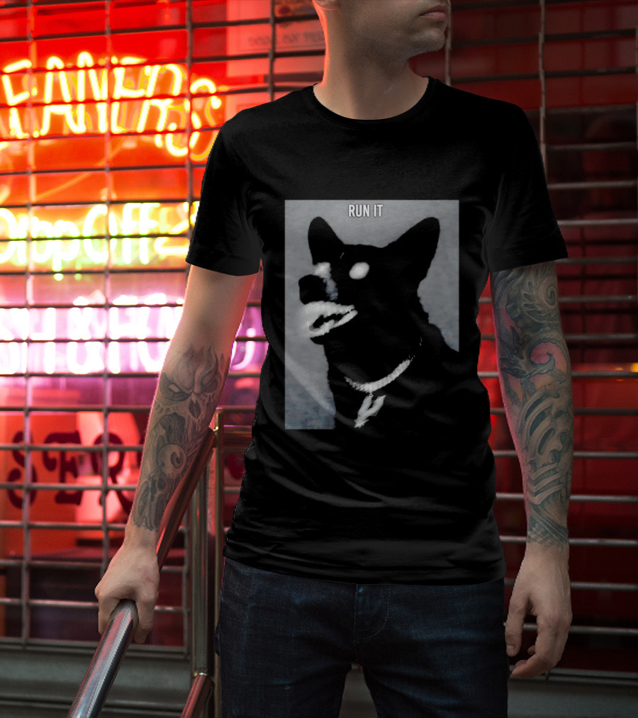 Run It Black Dog Diamond Grill Spurs Pendant T-Shirt