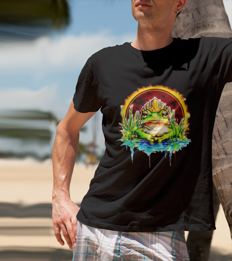 Frog King Crown Pond Nature Amphibian Wildlife Majestic Regal Water Scene T-Shirt