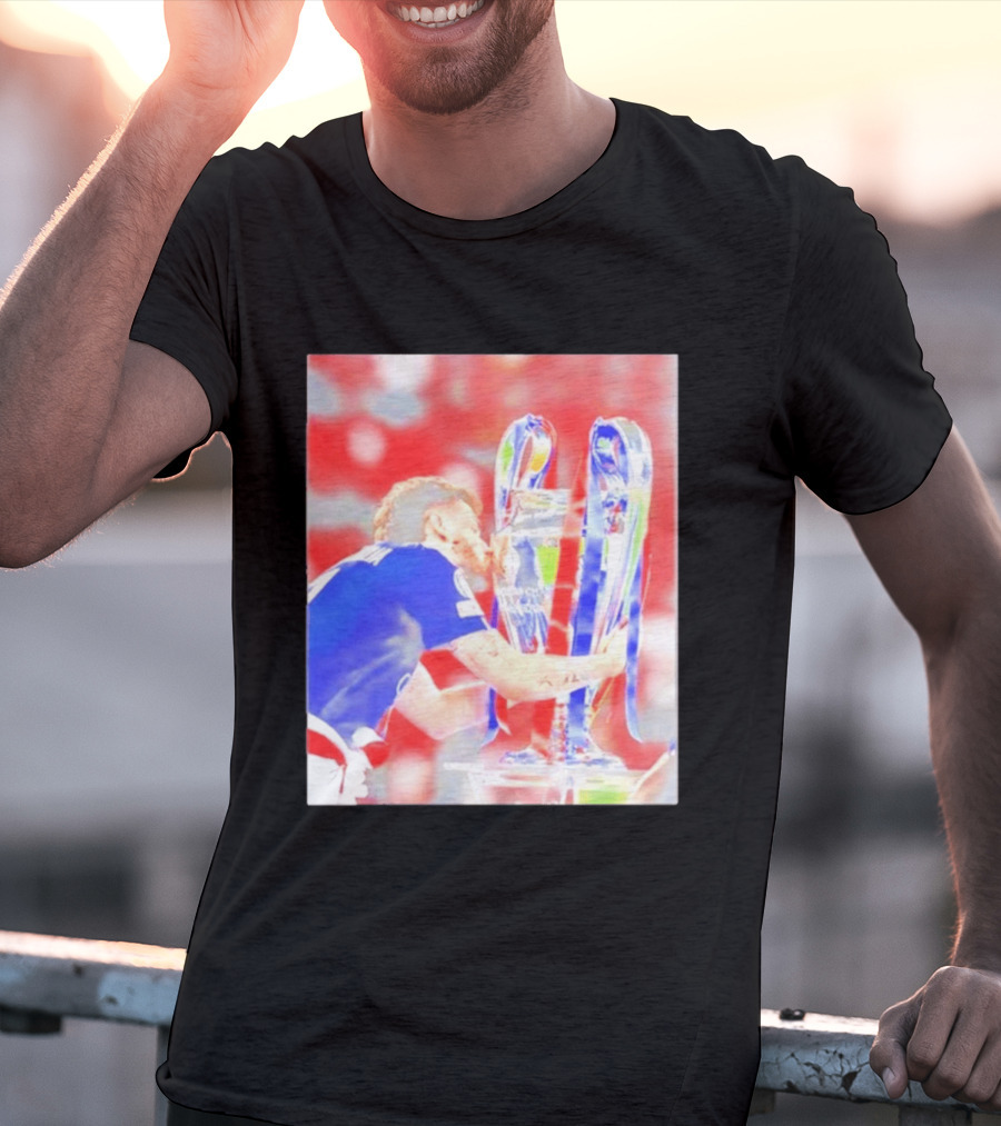 Khvicha Kvaratskhelia PSG UEFA Champions League Trophy Celebration T-Shirt