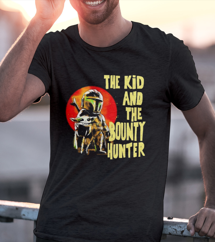 The Kid And The Bounty Hunter Grogu Din Djarin Star Wars Mandalorian Red Circle T-Shirt