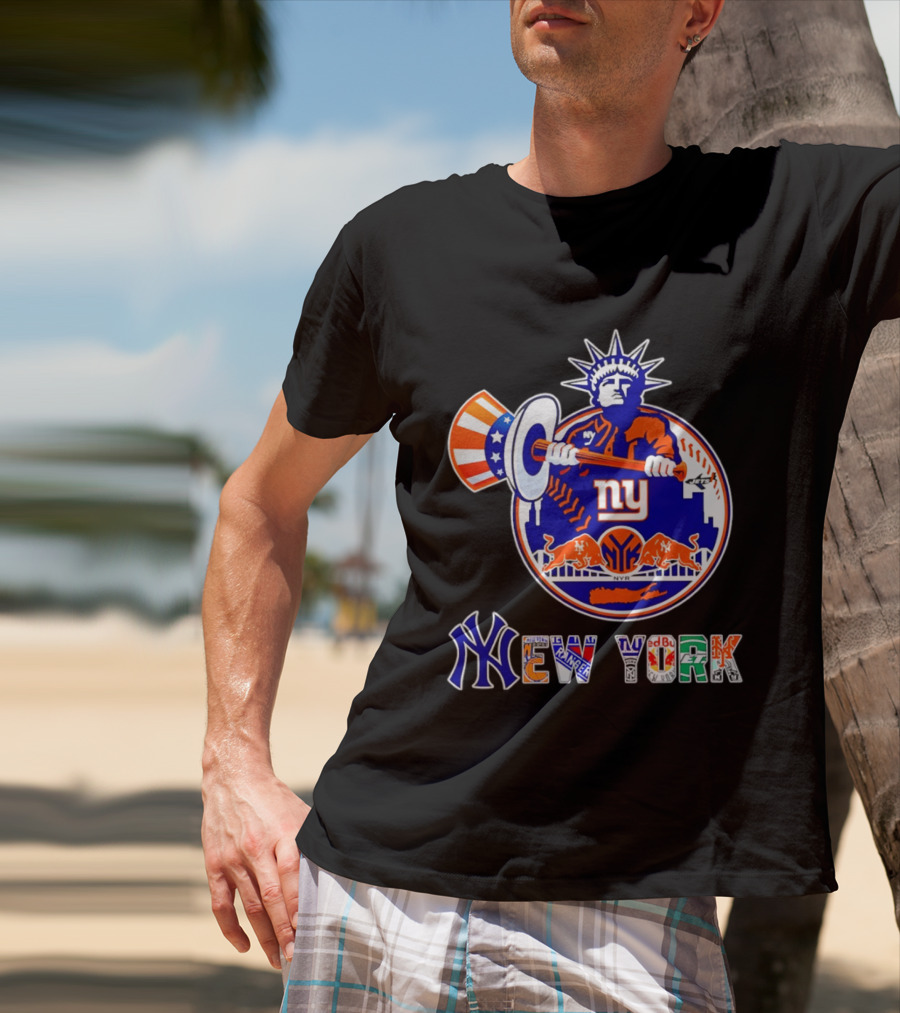 NY Yankees Mets Knicks Rangers Giants Statue Of Liberty New York Sports T-Shirt