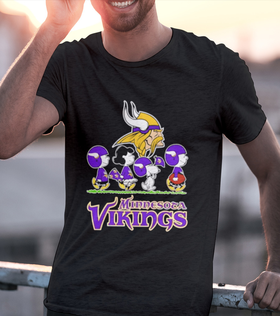 Peanuts Snoopy Minnesota Vikings Characters NFL Team Collaboration T-Shirt