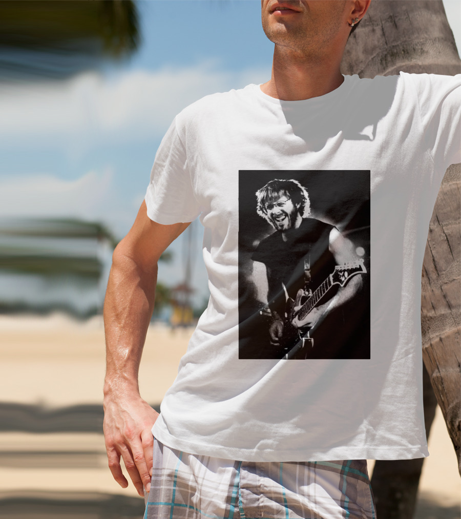 Phish Trey Anastasio Iconic Live Performance Guitarist Black And White Image T-Shirt