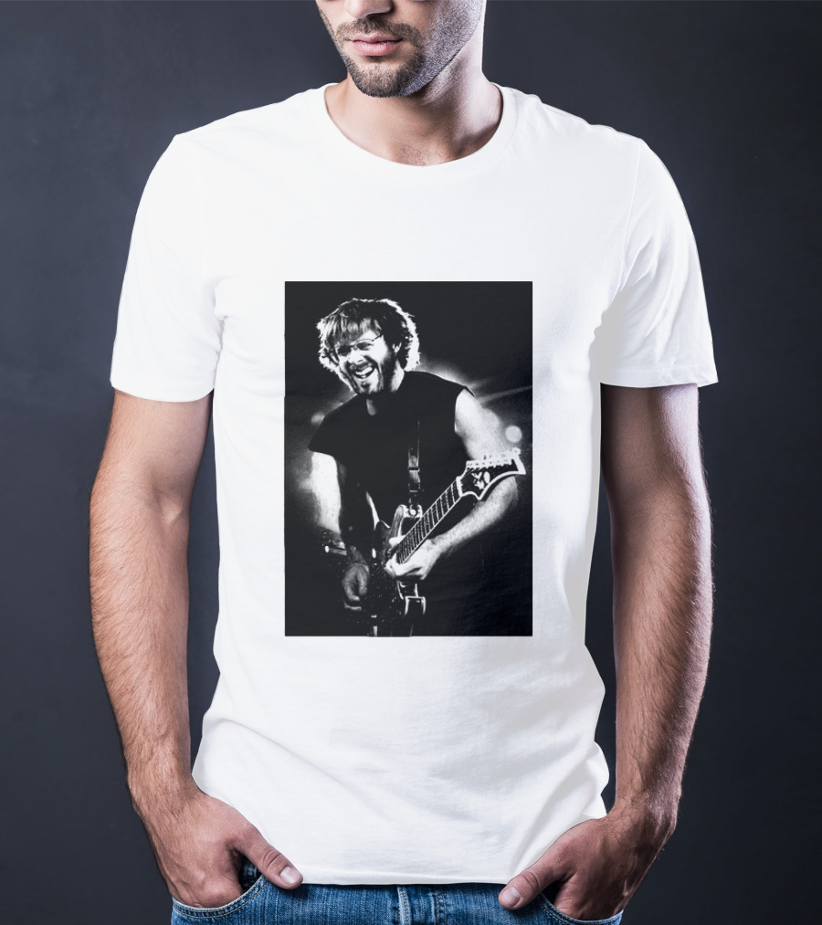 Phish Trey Anastasio Iconic Live Performance Guitarist Black And White Image T-Shirt