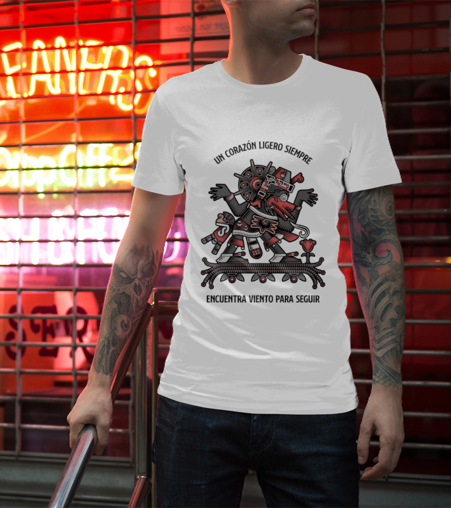 Un Corazón Ligero Siempre Encuentra Viento Para Seguir Aztec T-Shirt