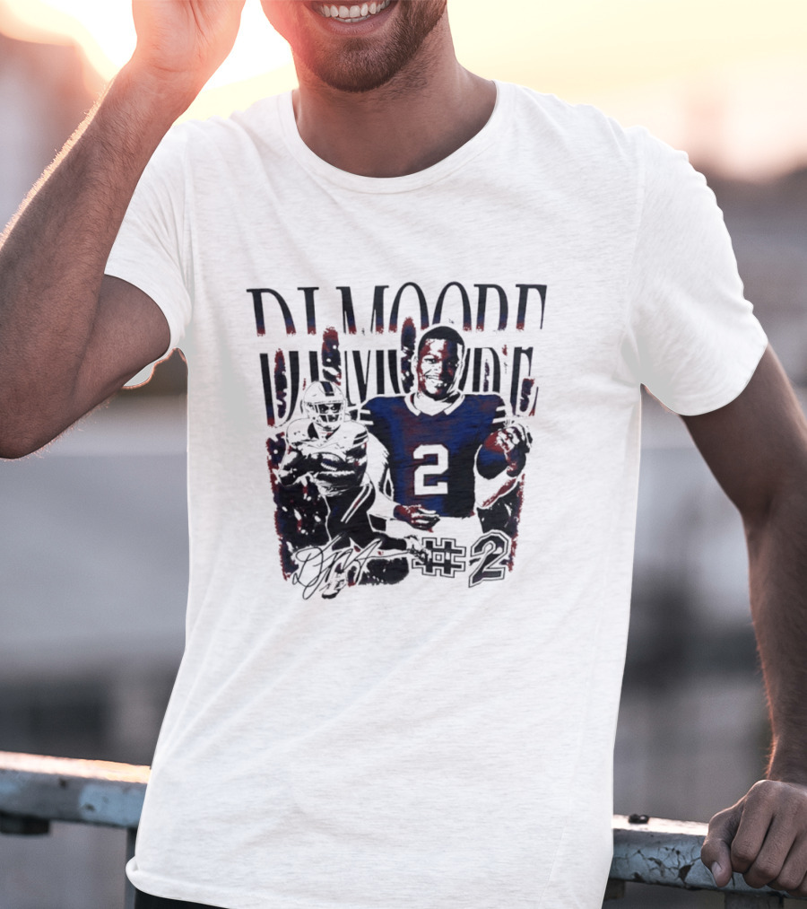 DJ Moore #2 Football Player Portrait Signature T-Shirt