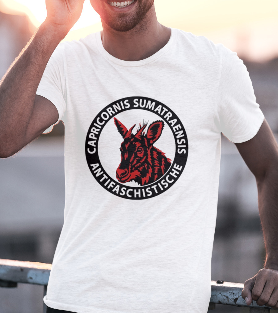Capricornis Sumatraensis Antifaschistische Red Goat T-Shirt