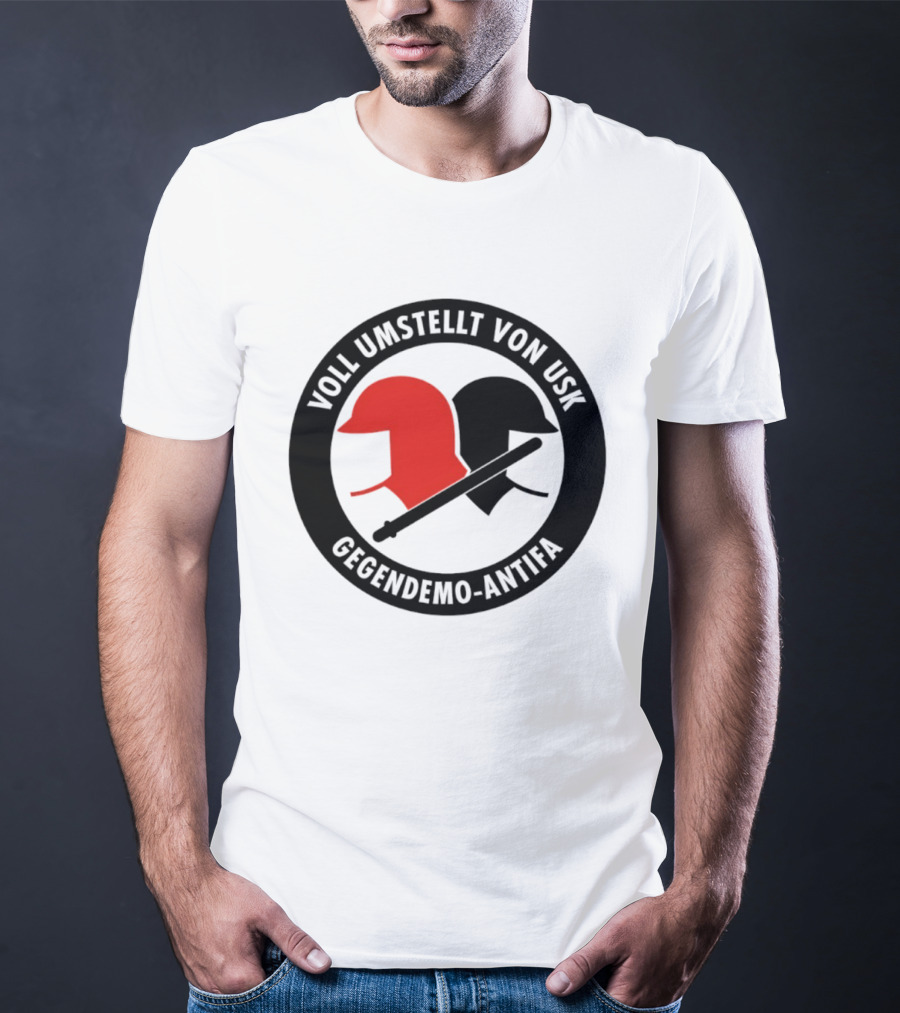 Voll Umstellt Von USK Gegendemo Antifa Helmet T-Shirt